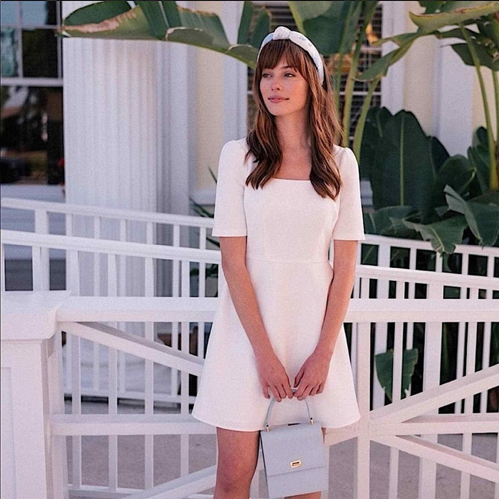 Gal Meets Glam Kylie Square-Neck Dress